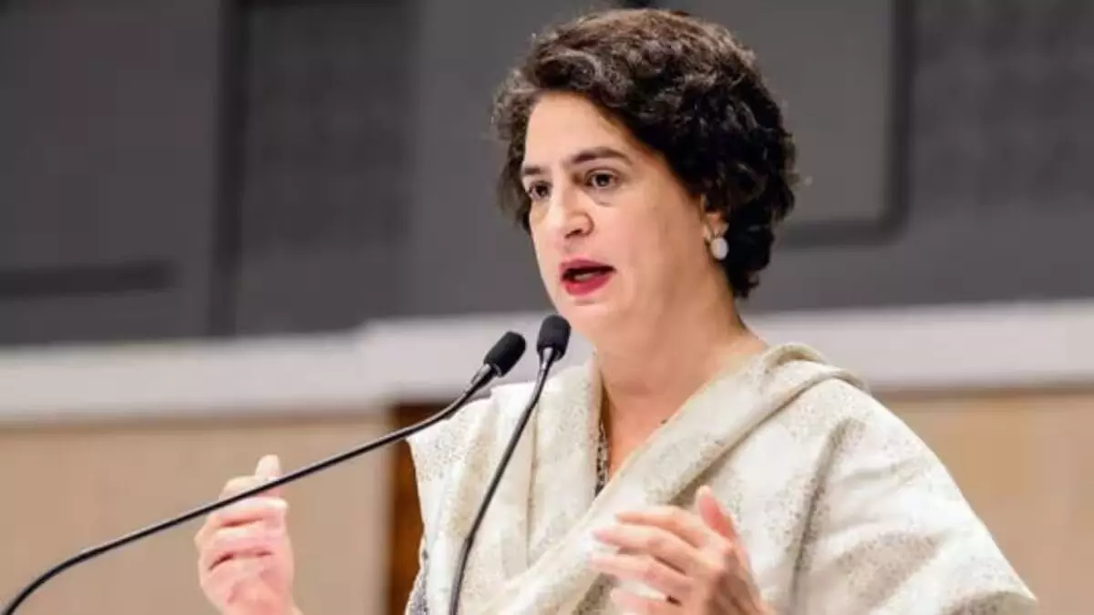 केदारनाथ हेलीकॉप्टर क्रैश पर प्रियंका गांधी ने जताया दुख, राज्य सरकार से की ये अपील केदारनाथ हेलीकॉप्टर क्रैश पर प्रियंका गांधी ने जताया दुख, राज्य सरकार से की ये अपील