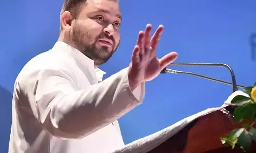 आरएसएस की ही नीतियों और निर्णयों पर चल रही है नीतीश सरकार : तेजस्वी यादव आरएसएस की ही नीतियों और निर्णयों पर चल रही है नीतीश सरकार : तेजस्वी यादव