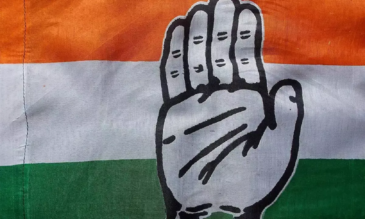 कांग्रेस ने विधायक से दुर्व्यवहार के लिए कार्यकर्ता को जारी किया नोटिस कांग्रेस ने विधायक से दुर्व्यवहार के लिए कार्यकर्ता को जारी किया नोटिस