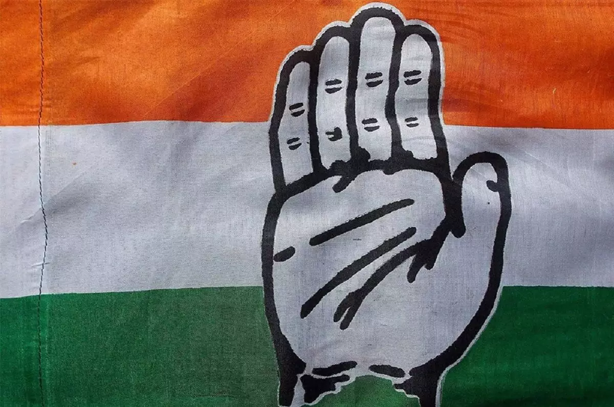 कांग्रेस ने विधायक से दुर्व्यवहार के लिए कार्यकर्ता को जारी किया नोटिस कांग्रेस ने विधायक से दुर्व्यवहार के लिए कार्यकर्ता को जारी किया नोटिस