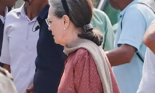 सोनिया गांधी को मिली अस्पताल से छुट्टी