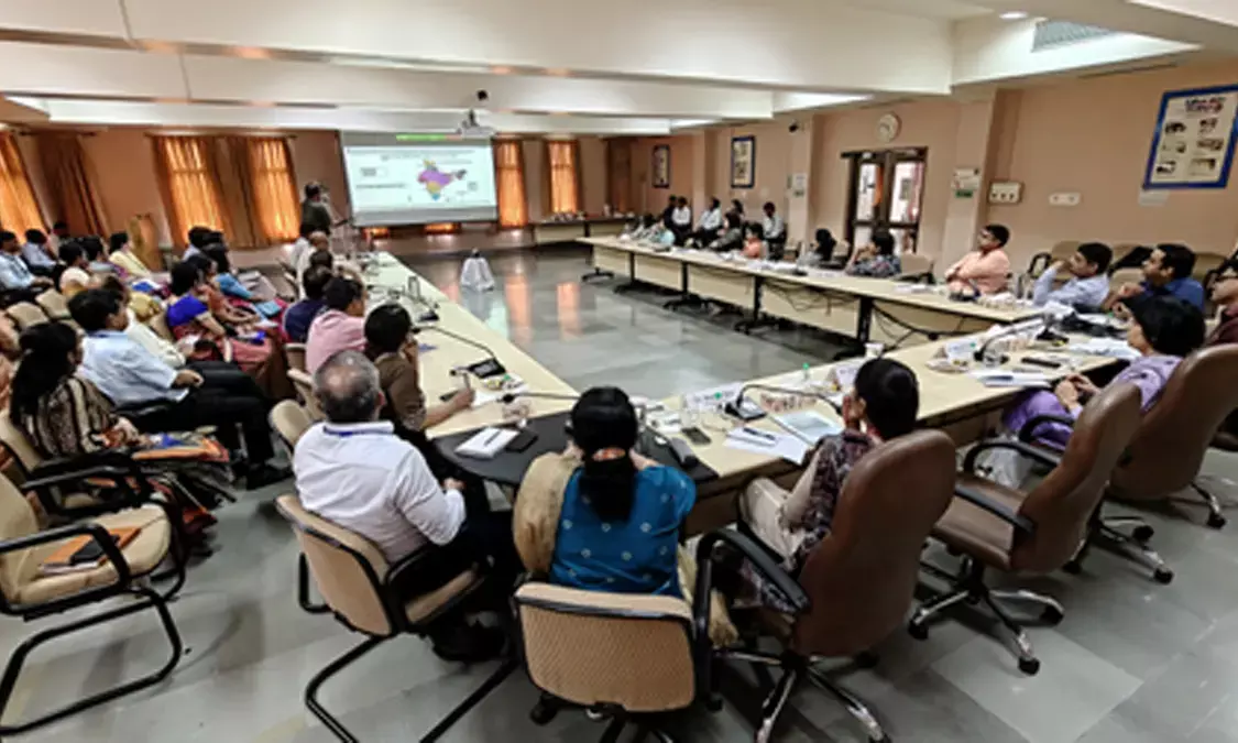 दूसरे जीवों से मनुष्यों में फैलने वाले रोगों की रोकथाम के लिए प्रवासी पक्षियों, बूचड़खानों का अध्ययन दूसरे जीवों से मनुष्यों में फैलने वाले रोगों की रोकथाम के लिए प्रवासी पक्षियों, बूचड़खानों का अध्ययन