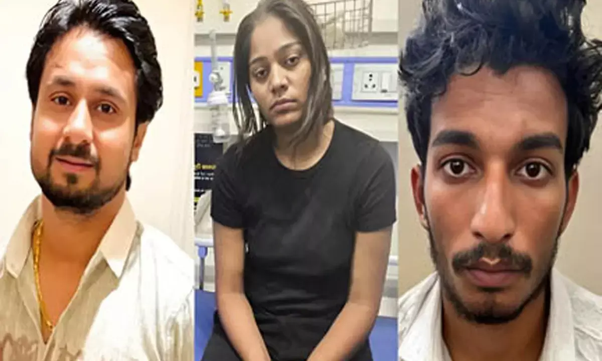 राजा रघुवंशी हत्याकांड : सोनम और राज की रिमांड बढ़ी, अन्य आरोपियों की न्यायिक हिरासत राजा रघुवंशी हत्याकांड : सोनम और राज की रिमांड बढ़ी, अन्य आरोपियों की न्यायिक हिरासत