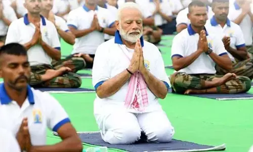 प्रधानमंत्री ने विशाखपत्तनम में 3 लाख लोगों संग किया योग, दिया हील इन इंडिया का भी मंत्र