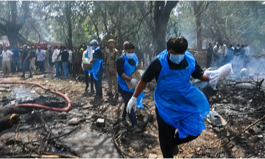 अहमदाबाद विमान दुर्घटना में 259 मृतकों की पहचान, 256 शव सौंपे गए अहमदाबाद विमान दुर्घटना में 259 मृतकों की पहचान, 256 शव सौंपे गए