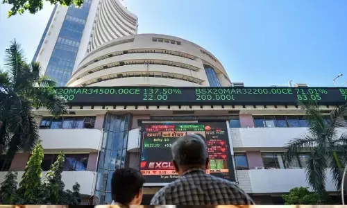 भारतीय शेयर बाजार तेजी के साथ बंद, सेंसेक्स 700 अंक उछला