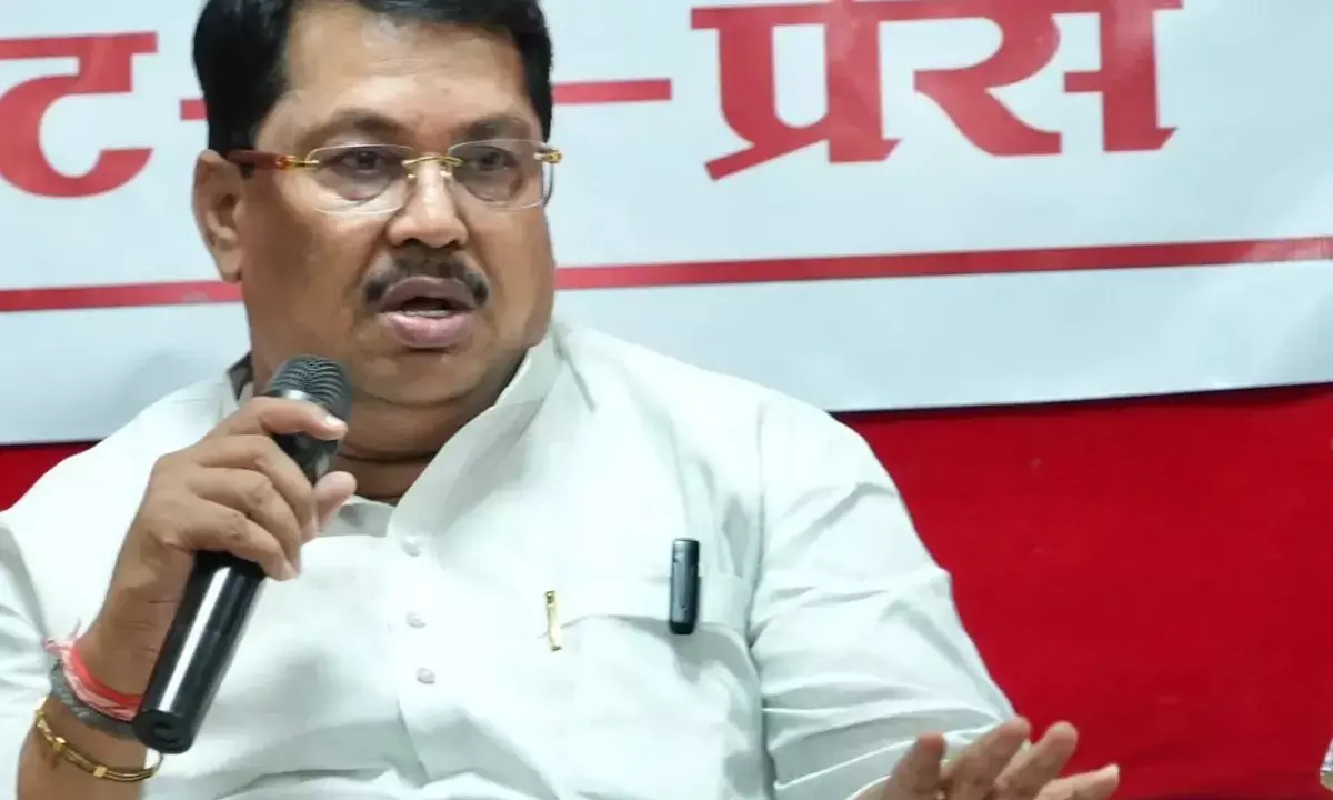 बिजली गिरने से प्रभावित किसानों को 10 लाख रुपये देने की कांग्रेस ने की मांग बिजली गिरने से प्रभावित किसानों को 10 लाख रुपये देने की कांग्रेस ने की मांग
