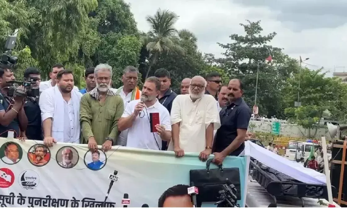 महाराष्ट्र की तरह बिहार में धांधली कर चुनाव जीतना चाहती है भाजपा: राहुल महाराष्ट्र की तरह बिहार में धांधली कर चुनाव जीतना चाहती है भाजपा: राहुल