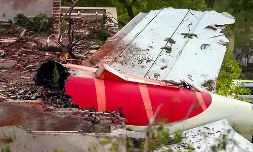 एआई171 के विमान के ईंधन-स्विच बंद हो गये थे, पायलटों ने चालू किया पर समय नहीं था : रिपोर्ट