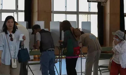 जापान में उच्च सदन के लिए मतदान शुरू