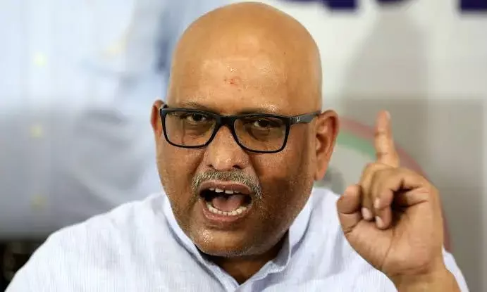 मोदी-ट्रंप दोस्ती का खामियाजा देश भुगत रहा: अजय राय मोदी-ट्रंप दोस्ती का खामियाजा देश भुगत रहा: अजय राय