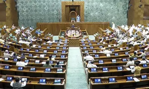 विपक्ष के हंगामे के कारण लोकसभा की कार्यवाही दो बजे तक स्थगित